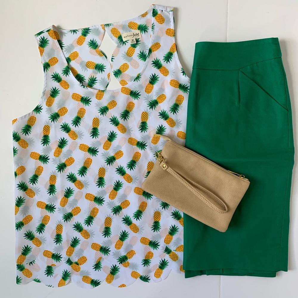 Pineapple Sleeveless Scallop Hem Top Size Medium